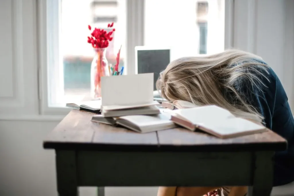 Vencer a procrastinação é possível e tem método.